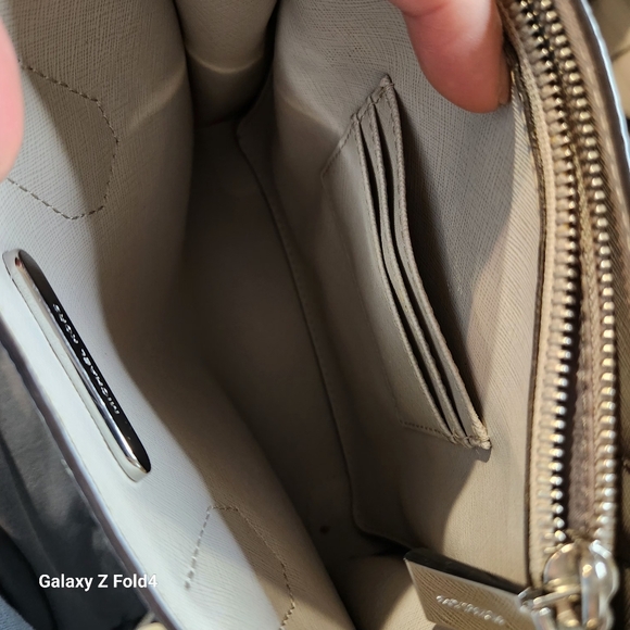 Michael Kors Mercer Pebbled Leather Hand Bag - Picture 5 of 13